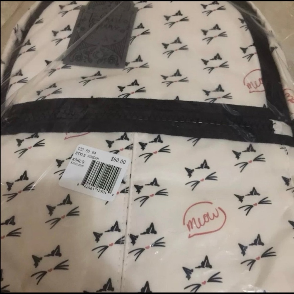 New T-shirt & Jeans Campus Backpack in White Meow